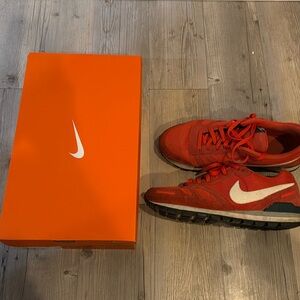 MENS NIKE WAFFLE TRAINER SIZE 15